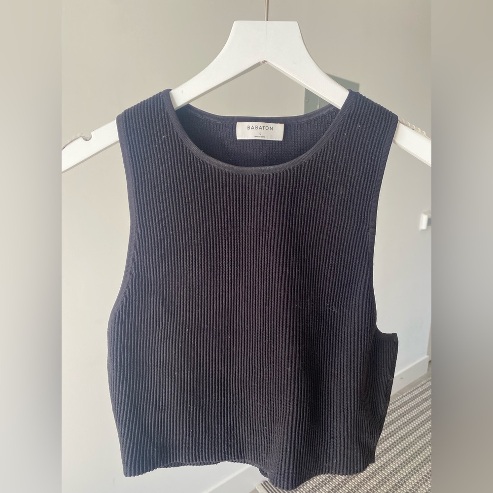 Aritzia Babaton Cropped Racer Back Sculpt Knit Top